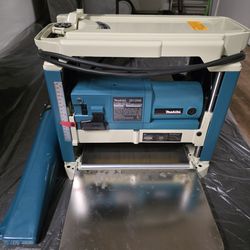 Makita 2012NB 12” Planer + Dust Hood + NEW Blades – LIKE NEW