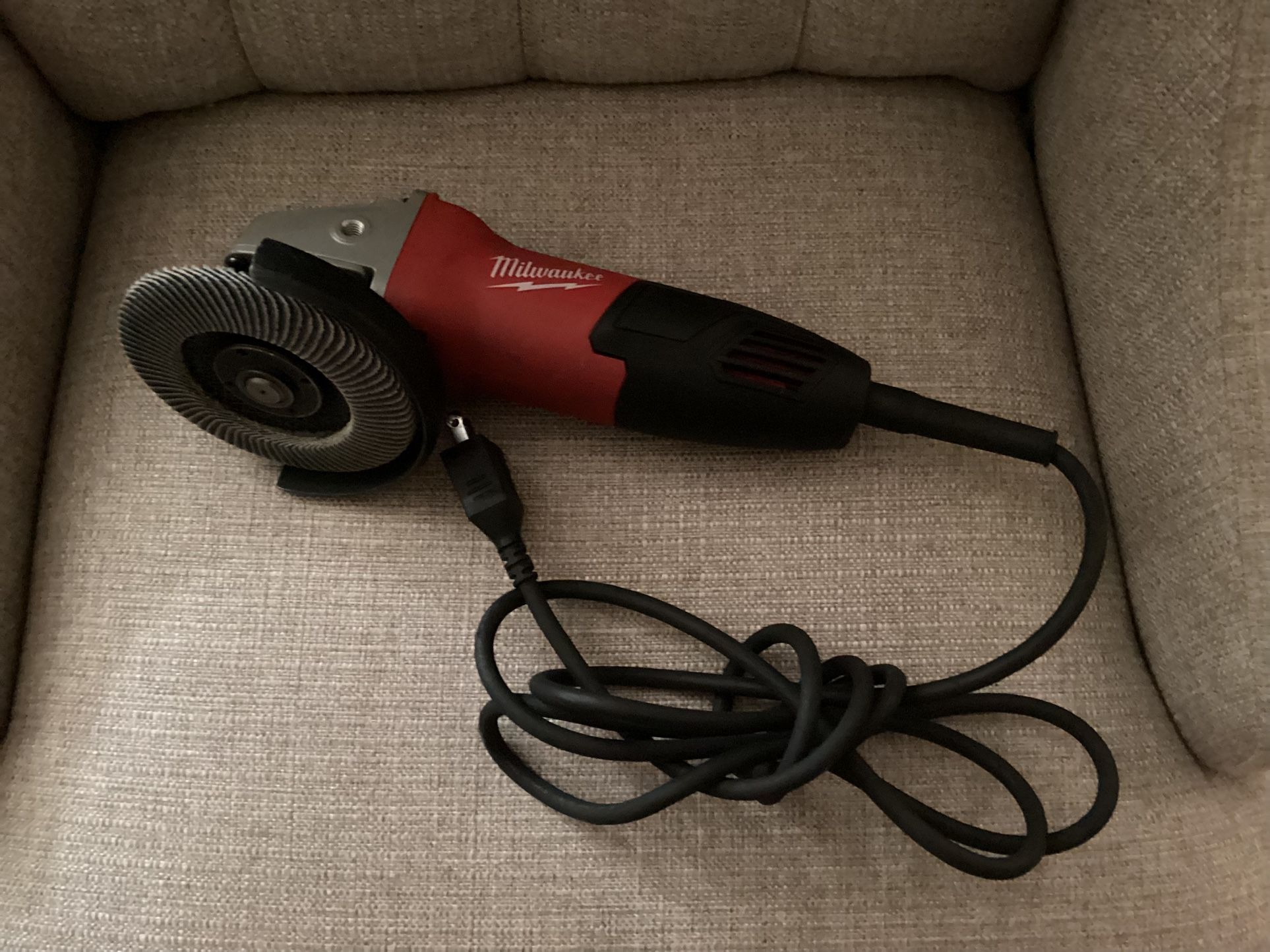 Milwaukee grinder