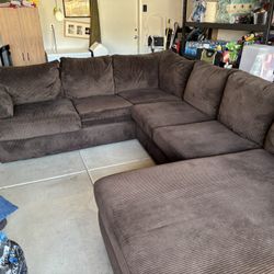 Good Condition Couch Sectional Corner Thingy
