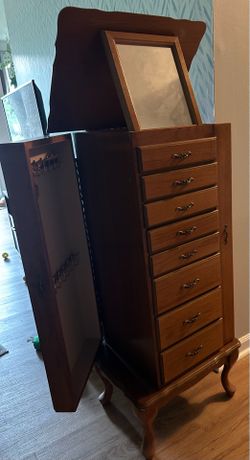 Jewelry chest