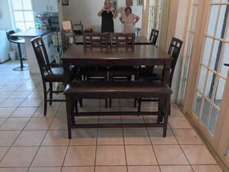 Dining room table
