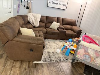 Sectional couch recliners