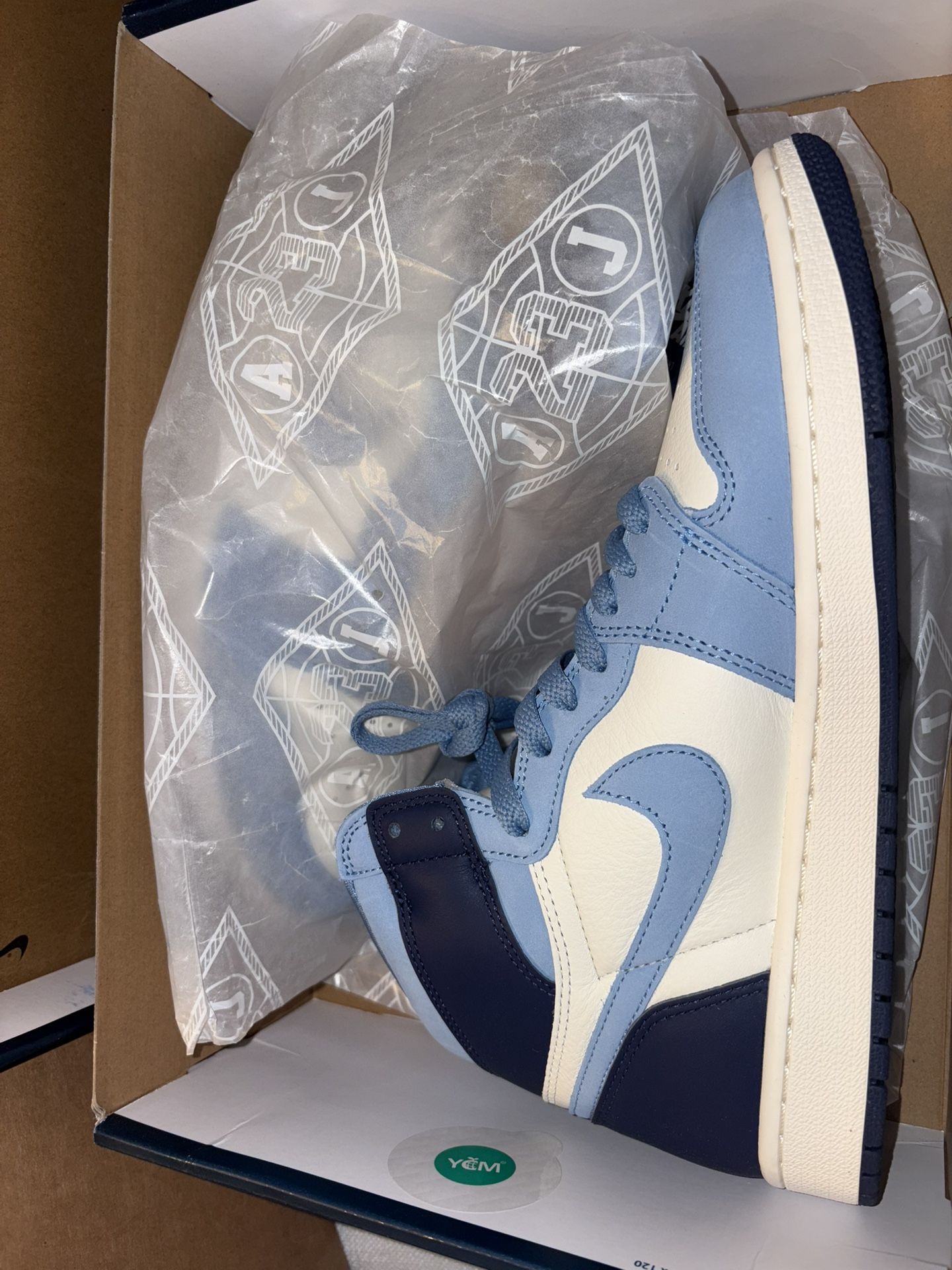 Air Jordan 1 High University Blue (new)