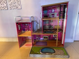 Doll house very large