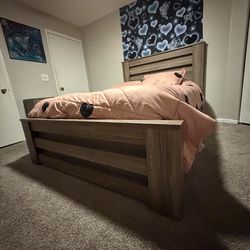 Pretty queen furniture