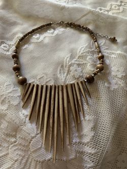 Costume jewelry/choker