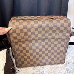 Authentic Louis Vuitton Damier Naviglio Messenger