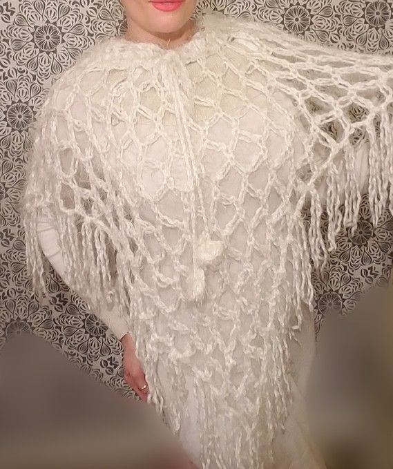 Women's/girls Delicately Knitted Shawl