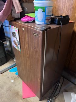 FREE - Working Mini Fridge