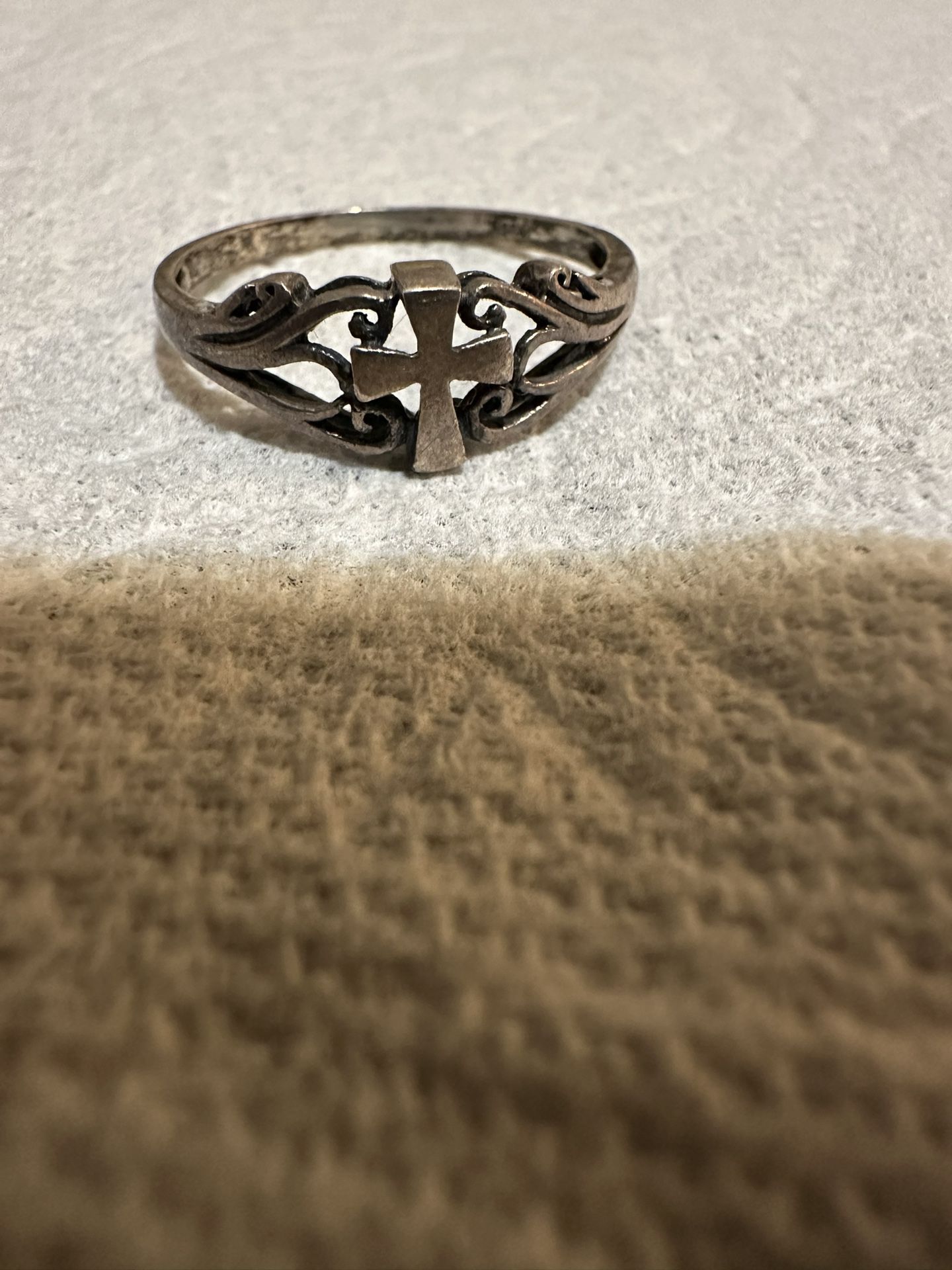 925 Sterling Cross Ring Size 10 