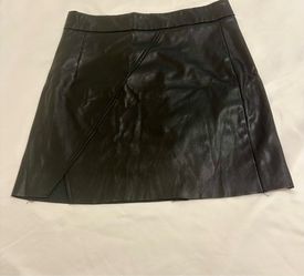SHEIN Black Faux Leather Mini Skirt with Slit