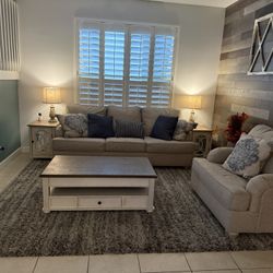 Beautiful Living room Set 