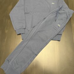 Alo Yoga Sweat Set – Crewneck + Joggers