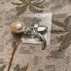 Pearl Flower Brooch
