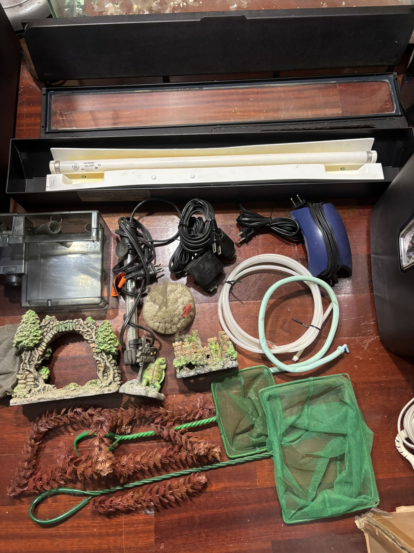 29 Gallon Fish Tank With Filter And Accessories