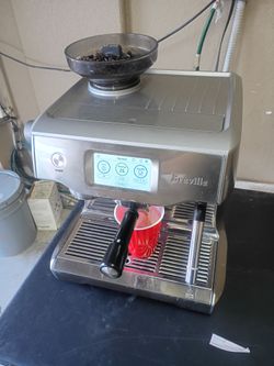 Breville Espresso Machine with Built-In Grinder