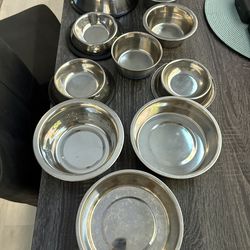 THESE ARE FOR PEOPLE WHO NEED FOR THERE PETS NOT FOR ANY OTHER REASON FREE FREE COME PICK UP DOG OR CAT BOWLS