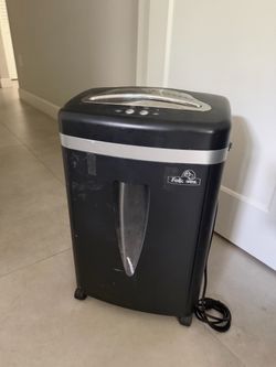 mS 450Cs paper / credit card shredder
