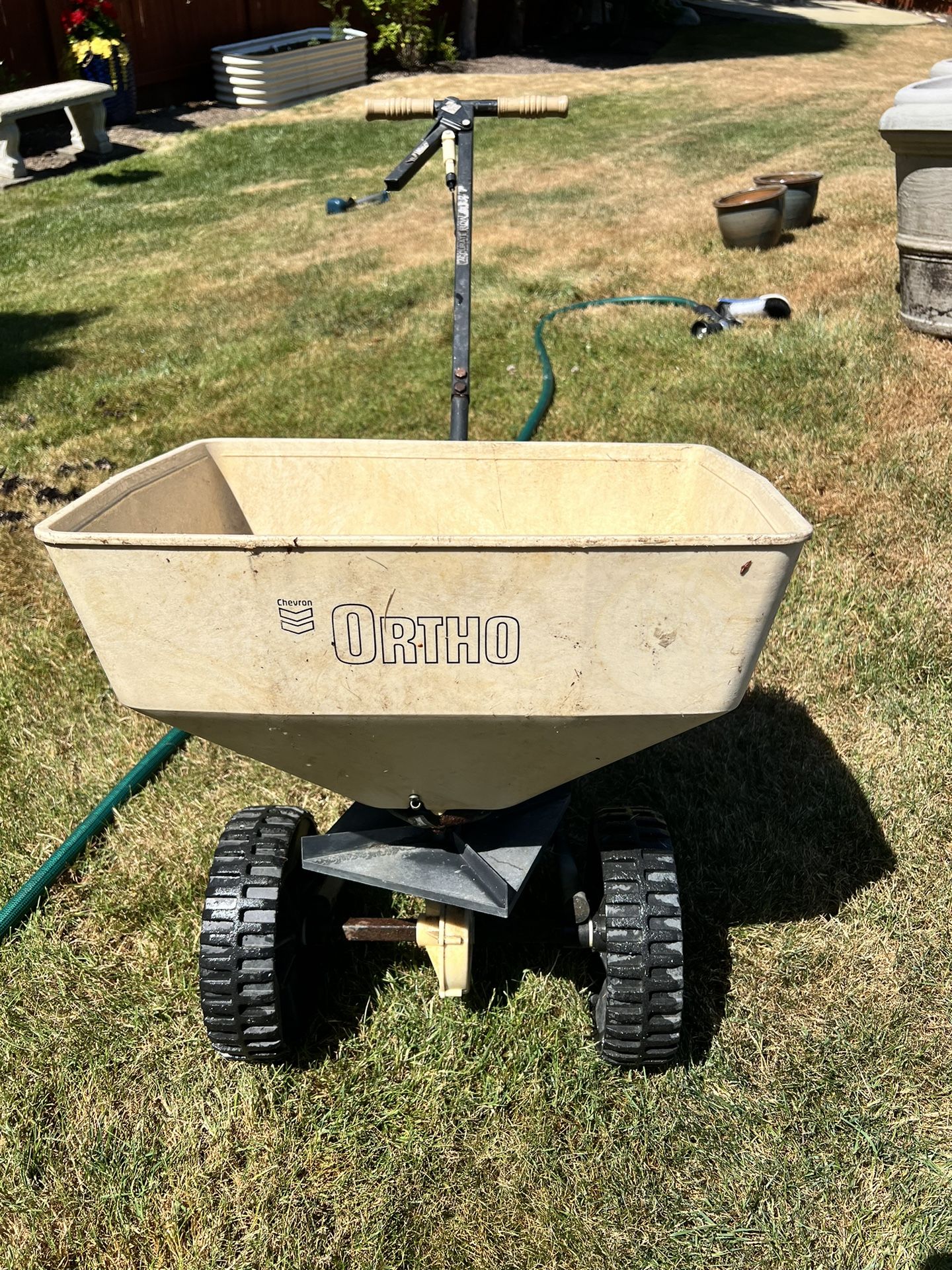 Ortho Seed And Fertilizer Spreader