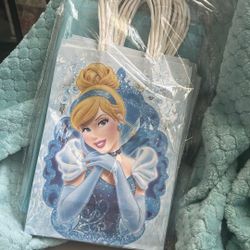 DISNEY GIFT BAGS CINDERELLA BRAND NEW