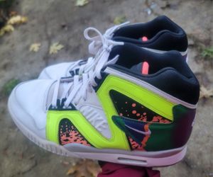 Size 10 Nike Air Tech Challenge Hybrid