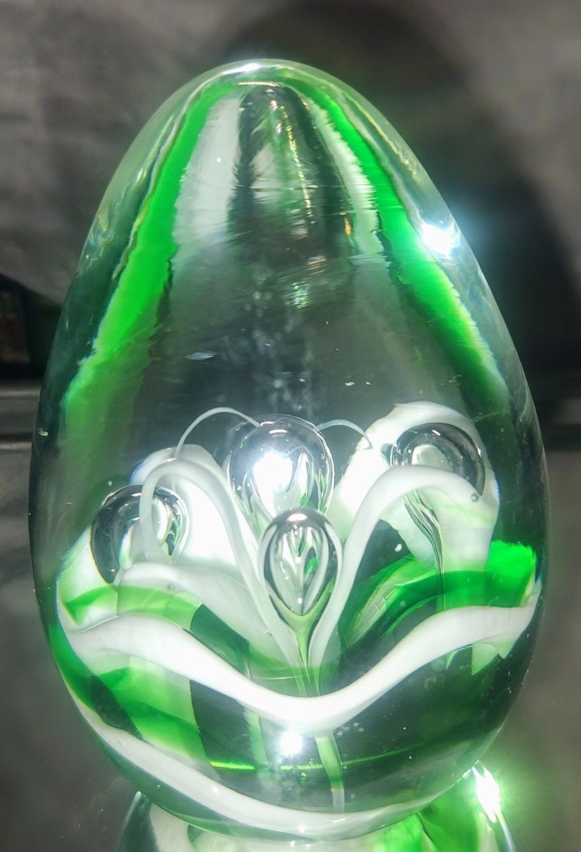 Beautiful Egg Shaped Controlled Bubble Green And White Paperweight Blown Glass