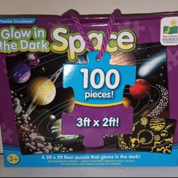 LIKE NEW 100 piece puzzle "Glow in the Dark Space" $5 FIRM 
