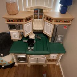 Step 2 Play Kitchen 
