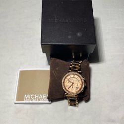 MICHAEL CORS!! Woman Watch.
