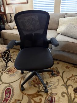 Black office chair