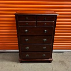 Gorgeous Brown 5 Drawer Wood Dresser