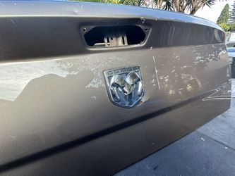 Tailgate 2010 Ram 2500