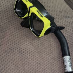 Tempered deepblue Dual Lens Universal Fit Adult Dive Mask with an Easy Swivel Buckle System made in USA