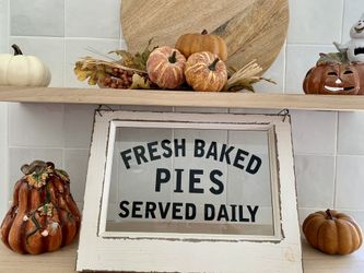 World market Fall sign