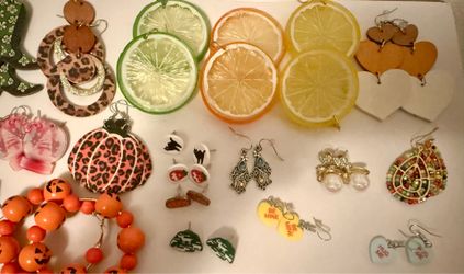 HUGE lot of costume jewelry