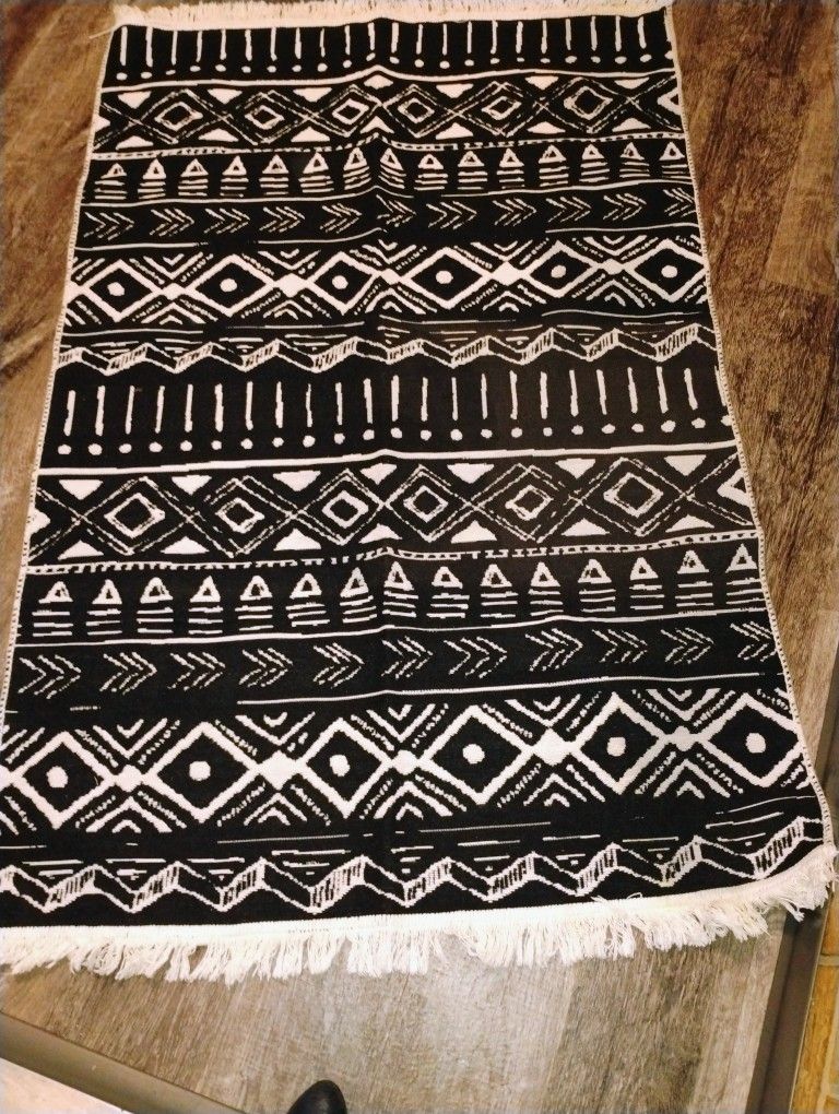 Flat Rug Good Condition Pickup Only Cash
