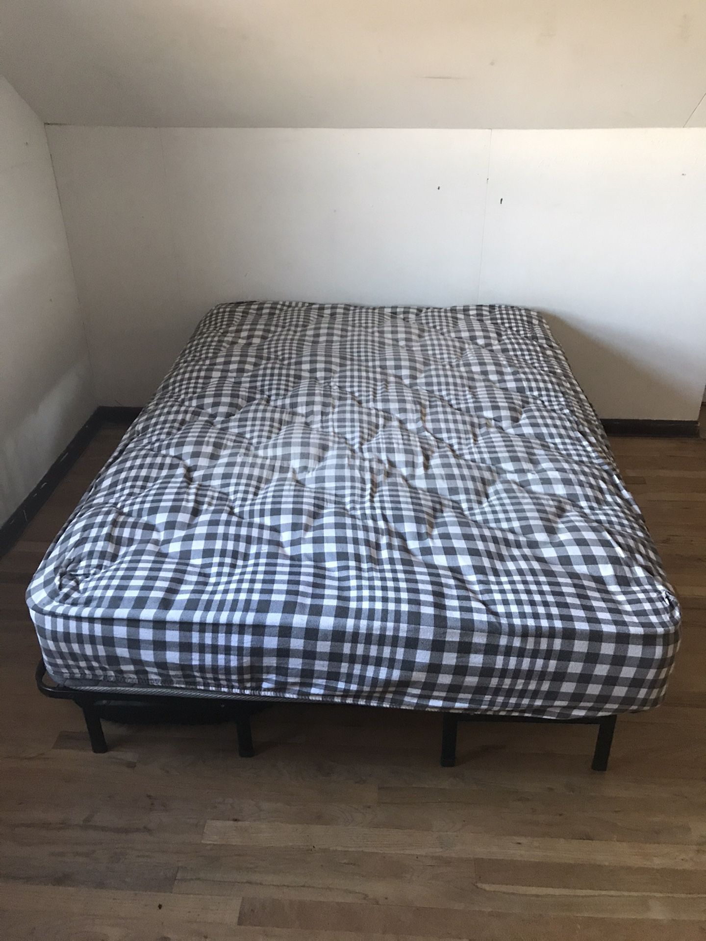 Full size mattress