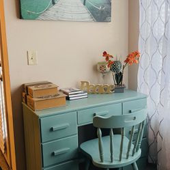  Desk/ Vanity Set