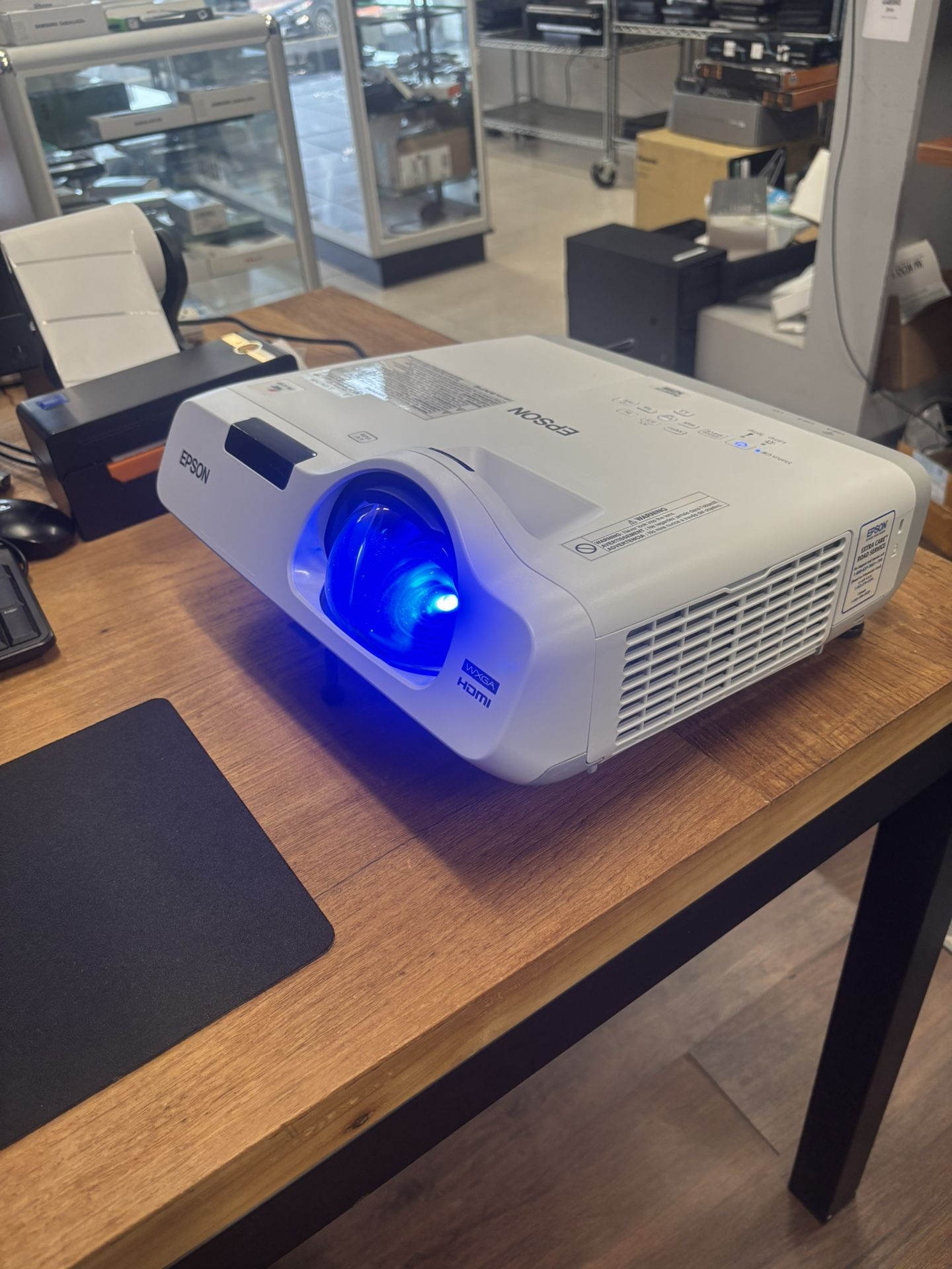 EPSON PowerLite 525W Short Throw Projector , with HDMI and Power cable, No remote for $150, multiple available 