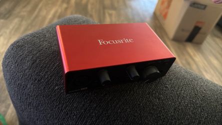 Focusrite Scarlett Solo USB Audio Interface – Excellent Condition