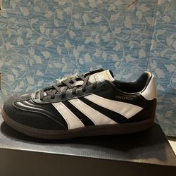 Adidas..  predator..