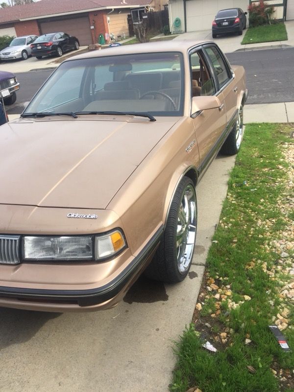1989 cutlass ciera on 22s