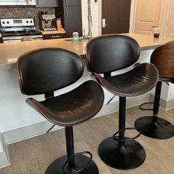 High Stools/Chairs
