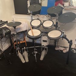 Yamaha DTX760k Drum Set