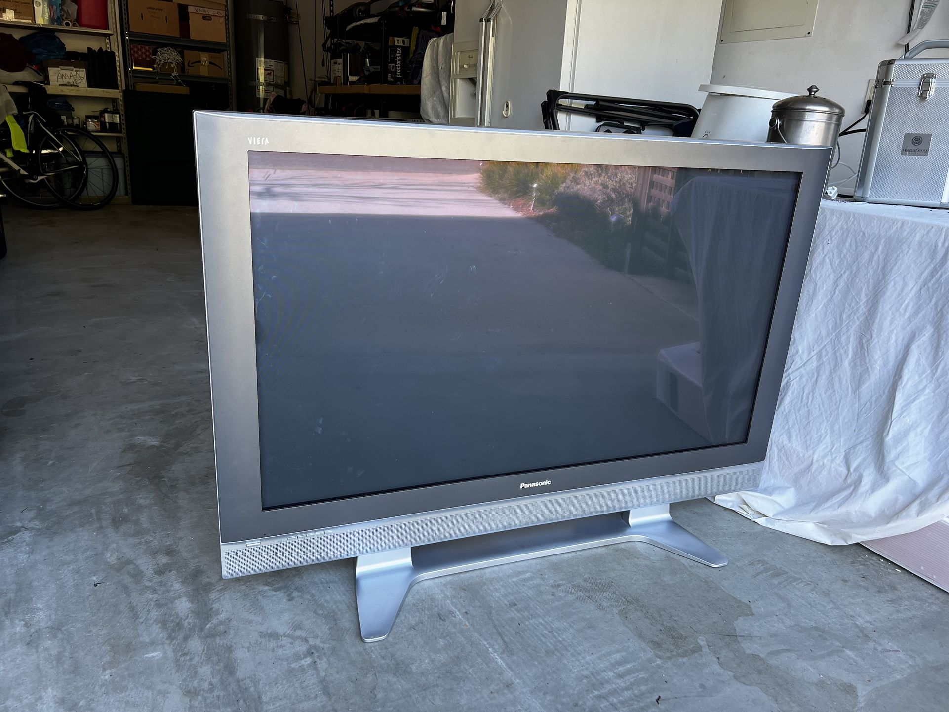 Panasonic plasma tv. It Works Fine!