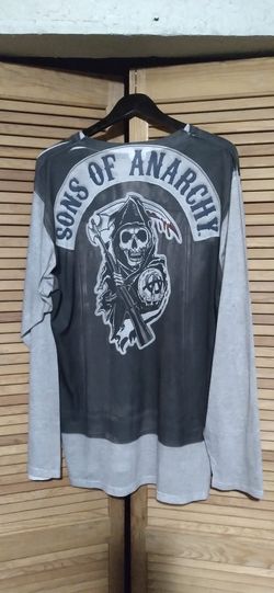 2XL : Longsleve : non fade $30