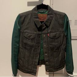 RARE New York Jets Levi’s Denim / Trucker Jacket - Size XS 