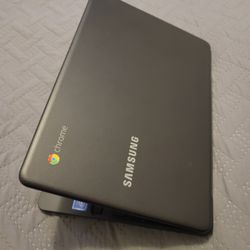Samsung Chrome book Laptop Selling Cheap Original  Price Is Firm 