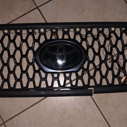 Tacoma 3rd Gen Grill