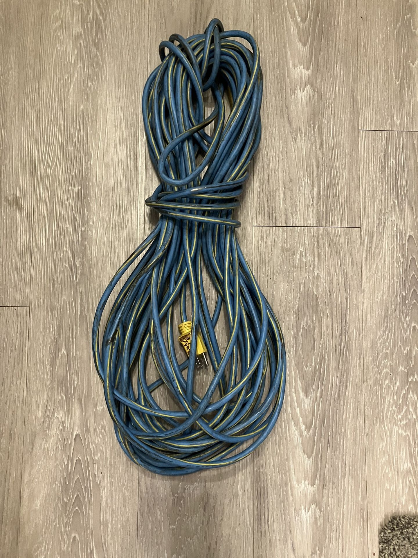 100 FT Extension Cord 14/3 Gauge